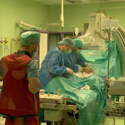Per here te pare ne Kosove Spitali Amerikan realizon me sukses intervenimin per riparimin aortal endovaskular të kraharorit (TEVAR).